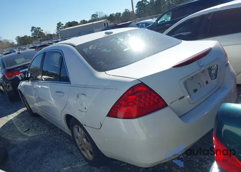 2006 Honda Accord 2.4 Ex z USA, uszkodzony, nr VIN 1HGCM56816A148707